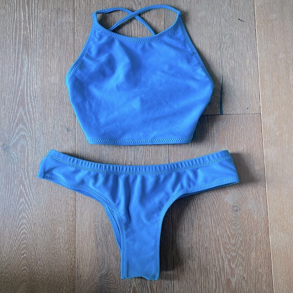 Volcom 2 piece Bikini set. Size Small - Picture 1 of 6